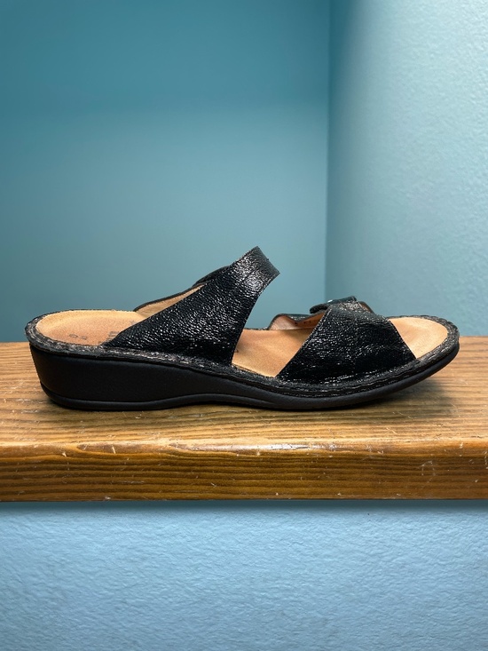 Amazon.com | Finn Comfort Women Finn Comfort Catalina Sandals Women\'s EU 41 10 10.5 Black Patent Leather Shoes